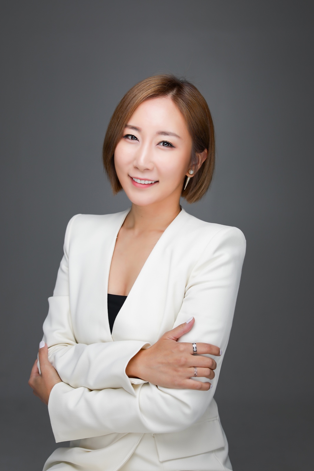 Minnie Kim, luxury real estate agent in Orange County